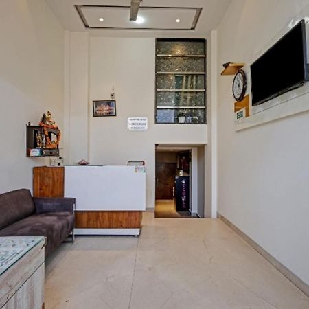 Hotel Keshew International Új-Delhi Kültér fotó