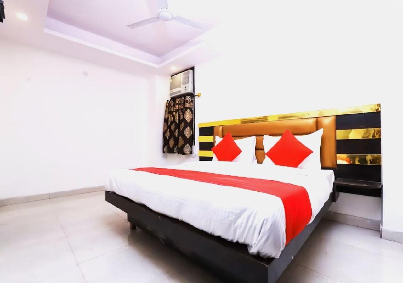 Hotel Keshew International Új-Delhi Kültér fotó